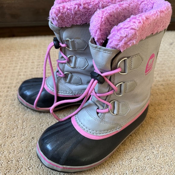 Girls Sorel Snow Boots size 3 - Picture 8 of 12
